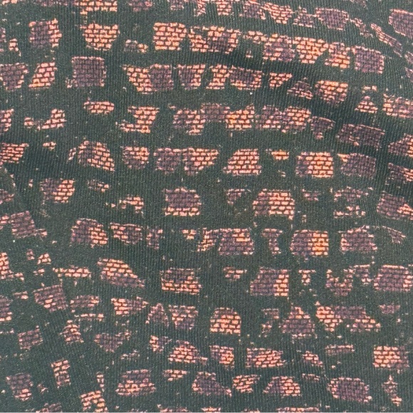 lululemon athletica Black and Red Patterned Sports Bra No Cups inserts - Picture 3 of 4